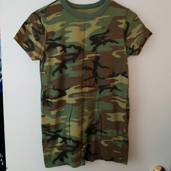roth co Tops - Camo tee